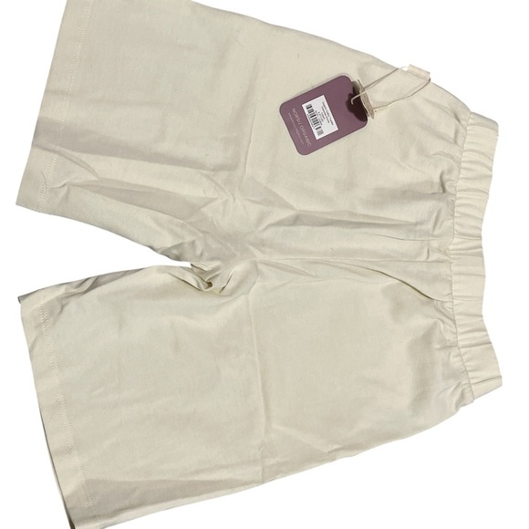 2 for -$14 - Lightweight organic cotton shorts 5-6T - Picture 2 of 2